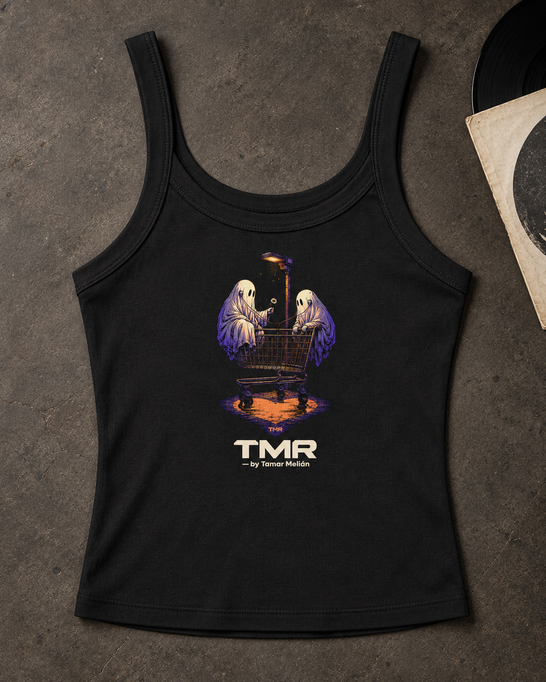 Tank top Fantasmas del parking negro — TMR by Tamar Melián 1 Tank top Fantasmas del parking negro, estampado frontal grande y firma TMR by Tamar Melián