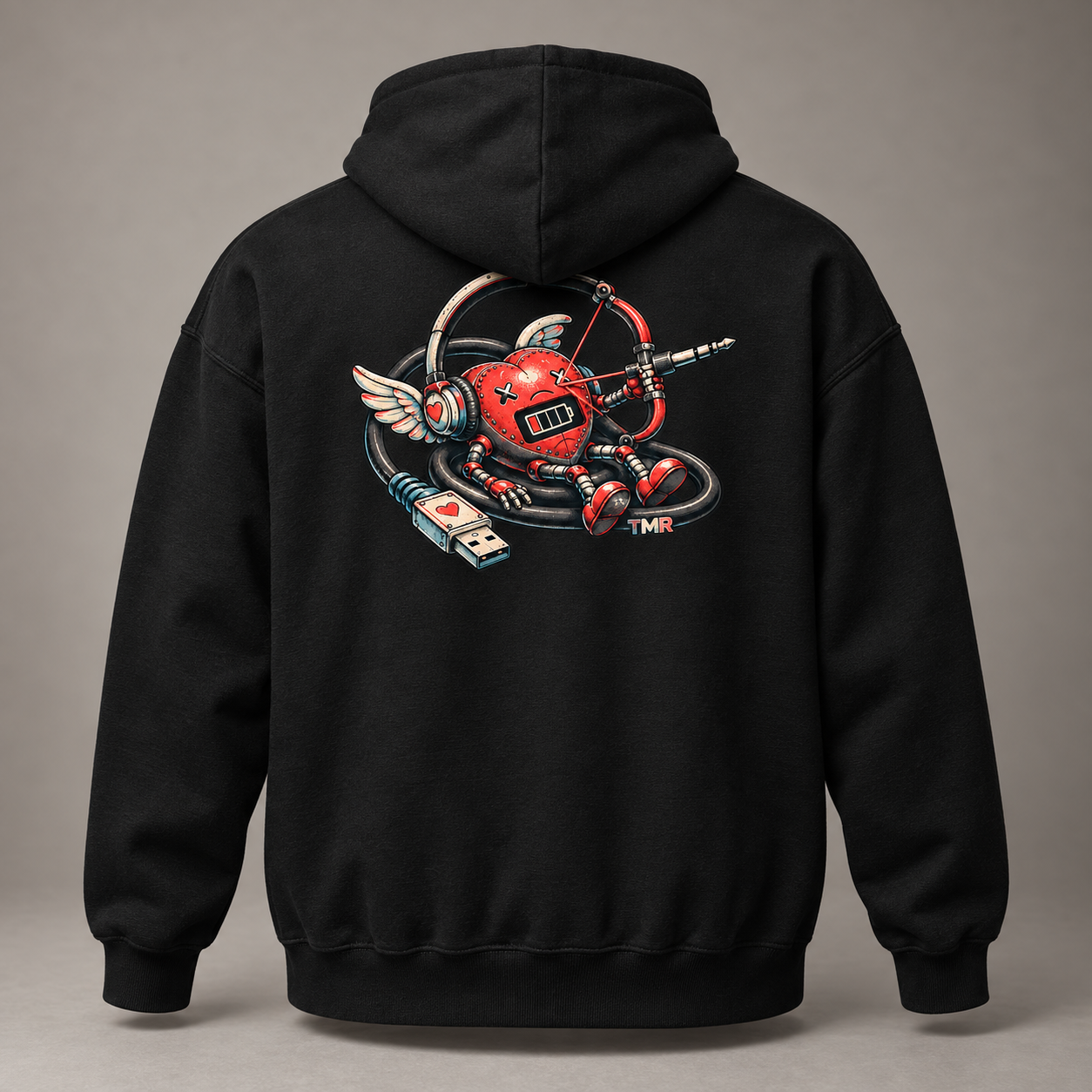 Cupido sin batería — Sudadera 2 Vista completa de espalda de la sudadera negra Cupido sin batería, con el corazón rojo TMR impreso sin recuadro exterior.