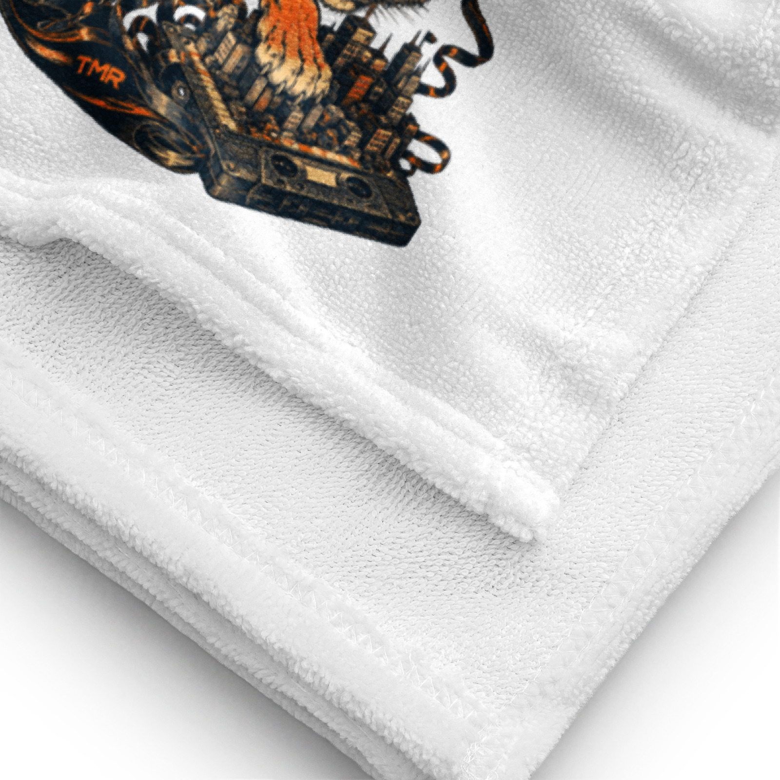 TMR · Tigre radiocasete — Toalla de playa 76 × 152 cm 5 TMR · Tigre radiocasete — Toalla de playa 76 × 152 cm — detalle de tejido y costura