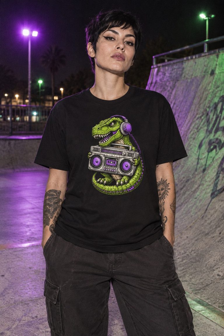 TMR · T-Rex de bolsillo — Camiseta · presentación del diseño TMR