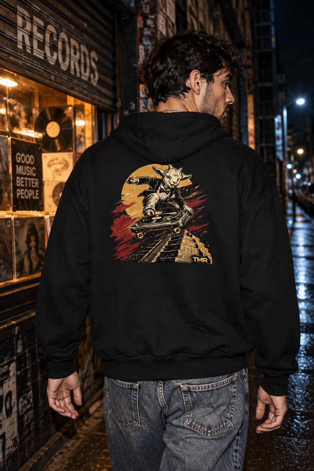 TMR · Baifo con pase VIP — Sudadera 1 TMR · Baifo con pase VIP — Sudadera — fotografía editorial de producto TMR